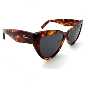 NEW Salvatore Ferragamo SF930S